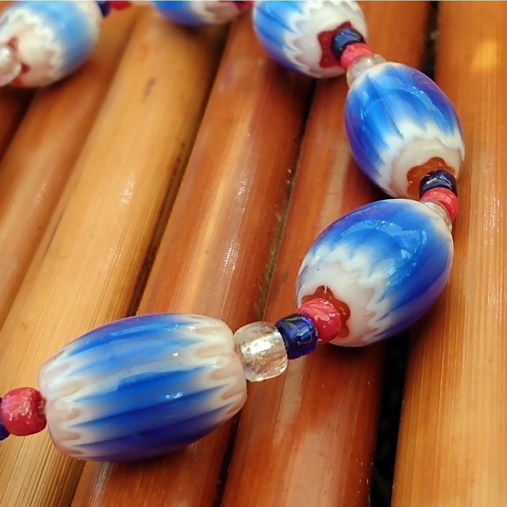 HANDMADE Red, White & Blue GORGEOUS Glass Beaded Bracelet Stretchable